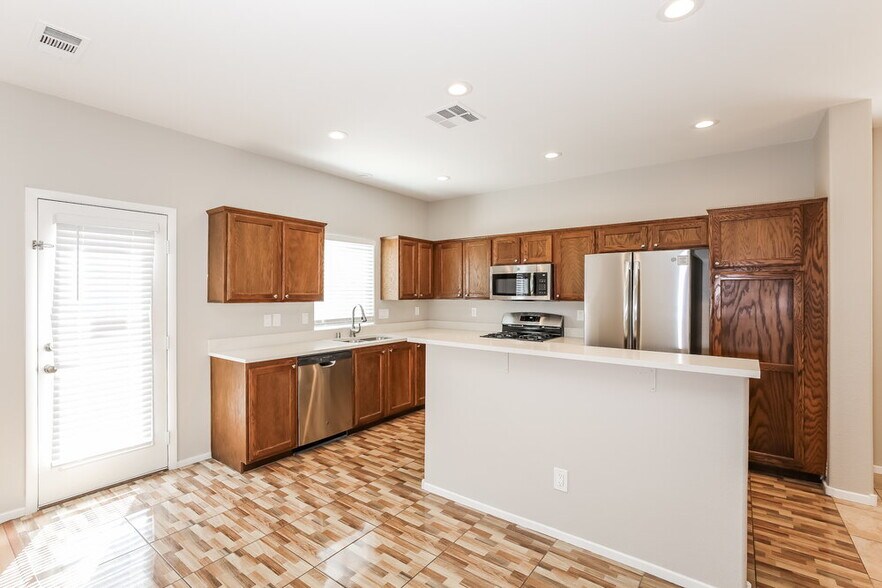 Building Photo - 3533 Terneza Ave