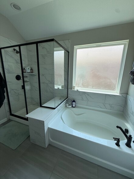 Building Photo - 928 Pinnacle Breeze Dr