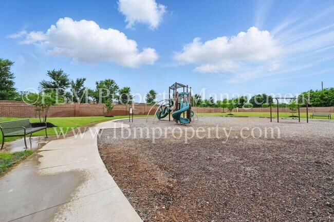 Building Photo - 2909 Ali Dr