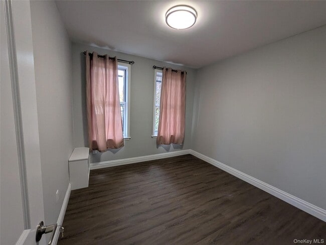 Building Photo - 205-17 Hollis Ave