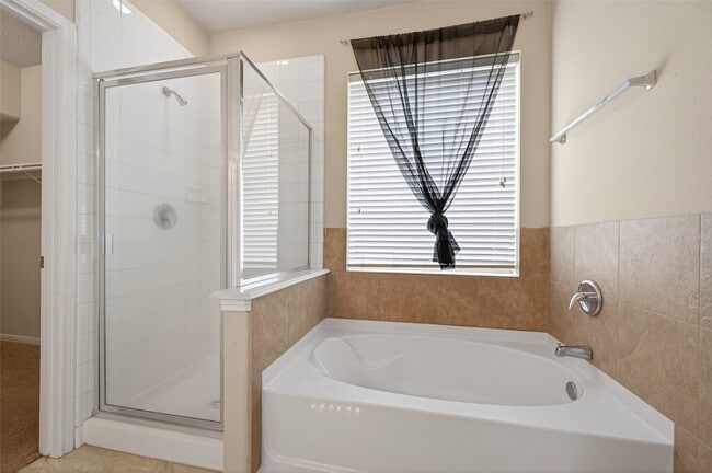 Building Photo - 2610 Argos Dr