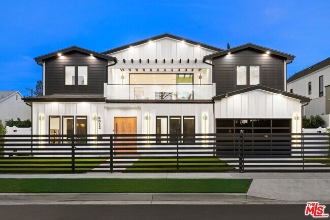 Building Photo - 5012 Enfield Ave