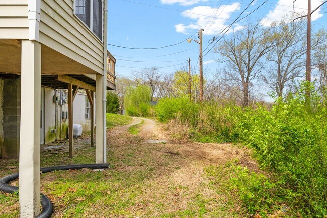 Building Photo - Lookout Drive-121