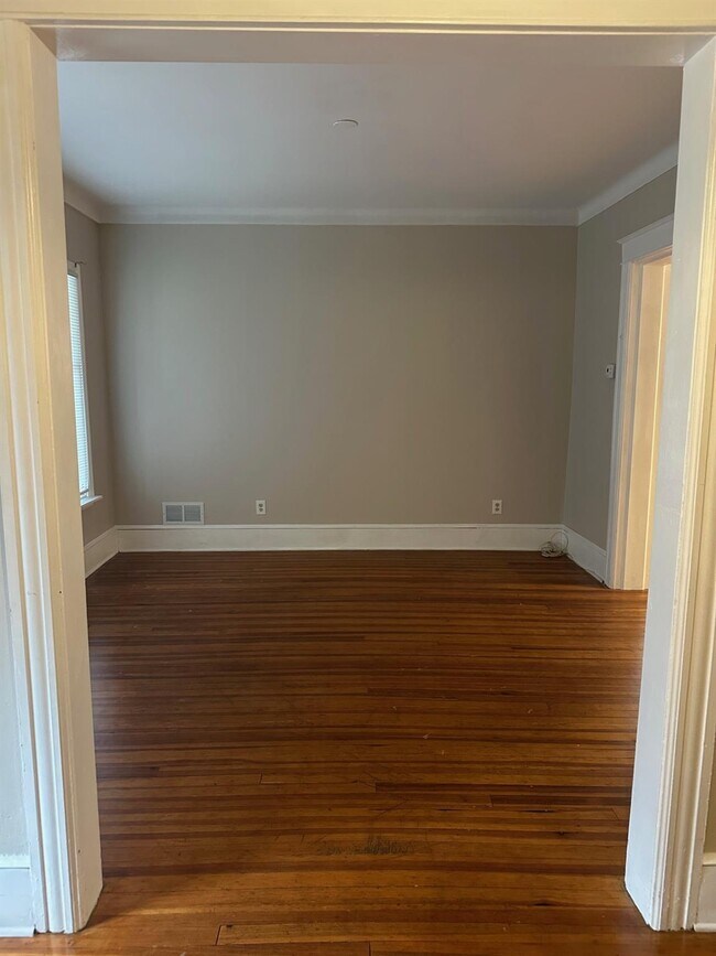 Building Photo - 24 Innis Ave