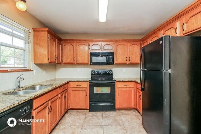 Building Photo - 18508 E Blackhawk Trail, Independence, MO ...
