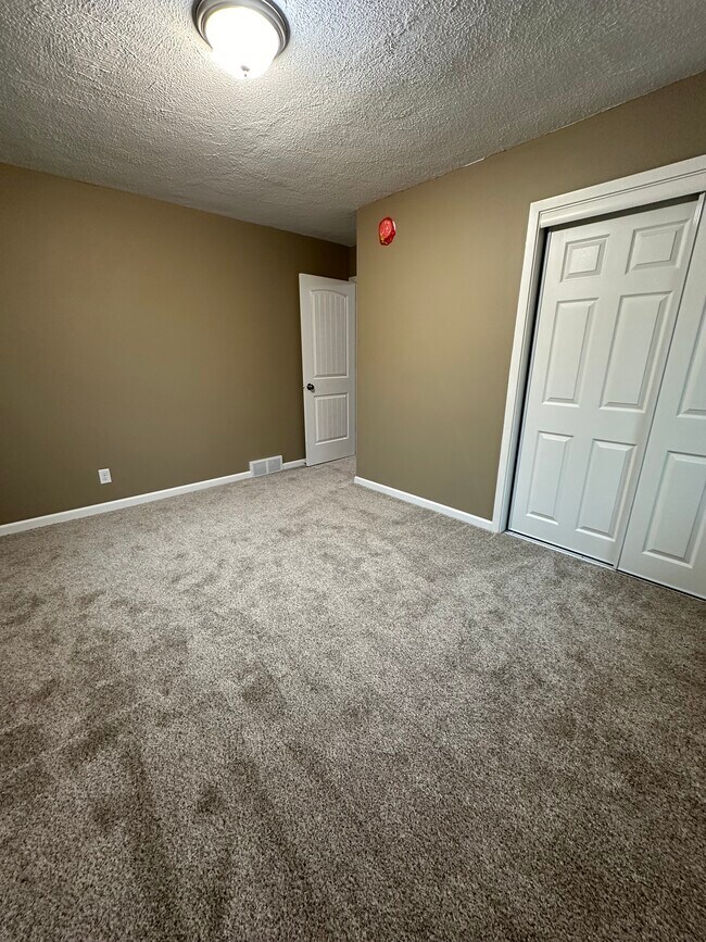 Building Photo - 831 25th Ave N