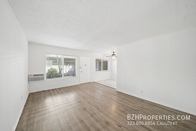 Building Photo - 7209 Willoughby Ave