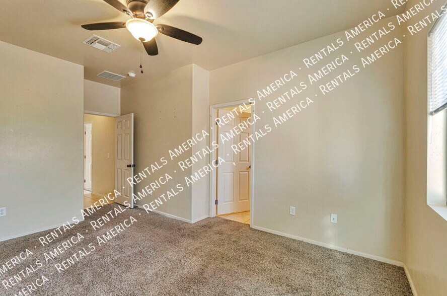 Building Photo - 8321 N Rocky View Ln