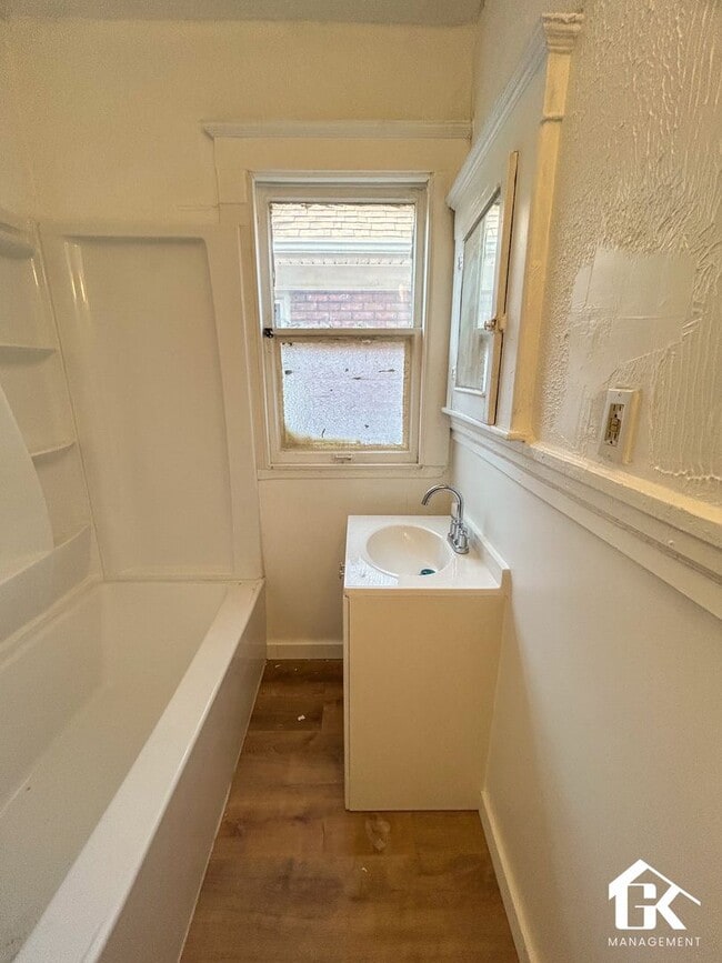 Building Photo - 4609 Vancouver St