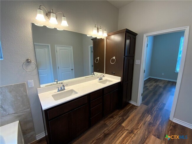 Building Photo - 6017 Worthing Dr