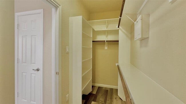 Building Photo - 5123 Shadow Breeze Ln