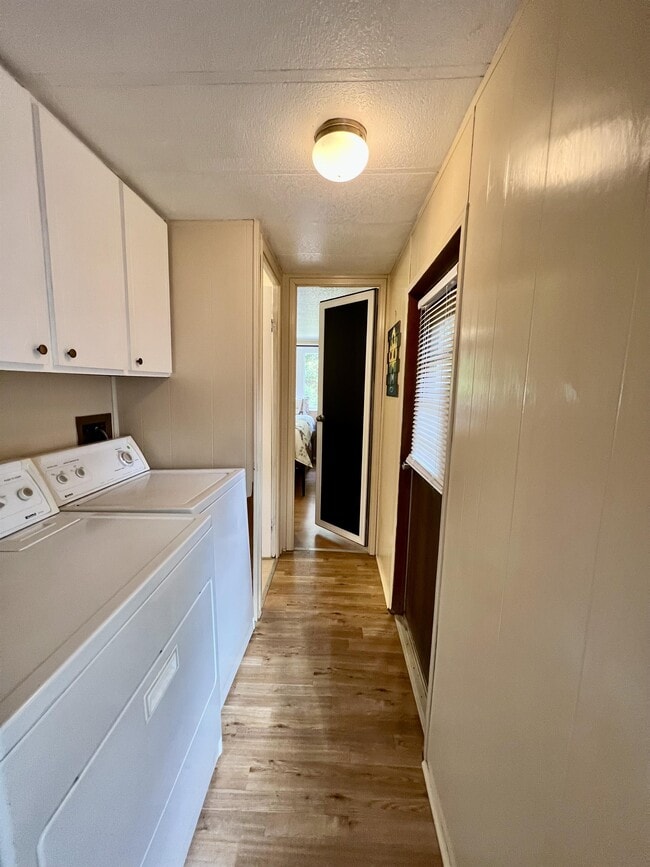 Building Photo - 27 Mandalay Dr