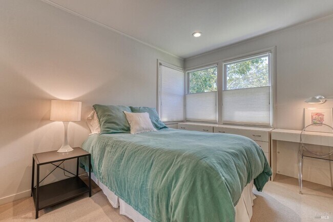 Building Photo - 1704 San Anselmo Ave