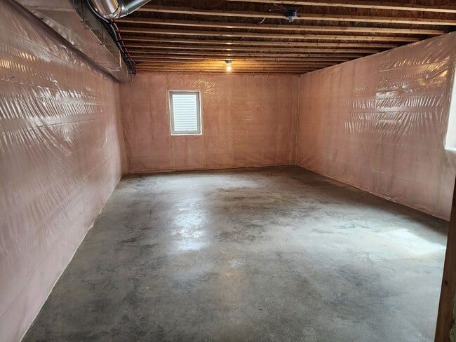 Building Photo - Two bedroom two bathroom Duplex