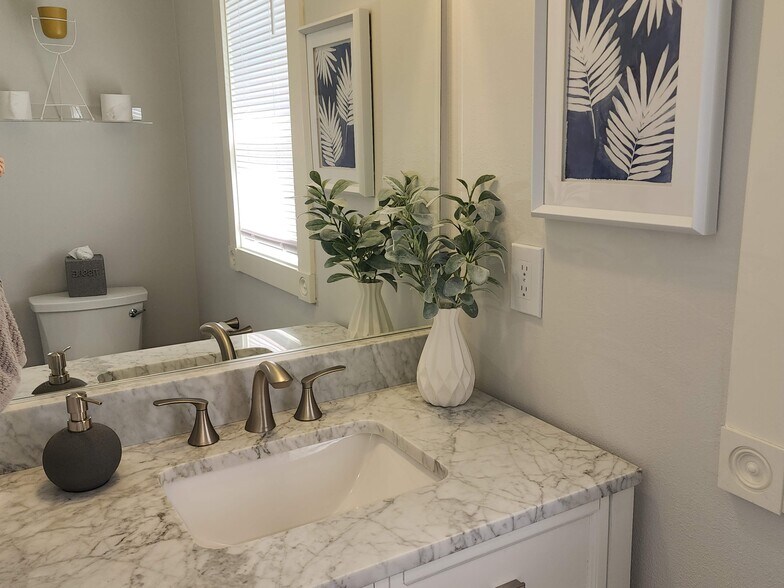 Building Photo - 13518 SW Hillshire Dr