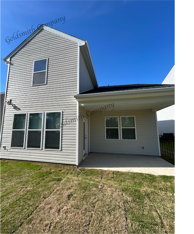 Building Photo - 111 Gervais Cir