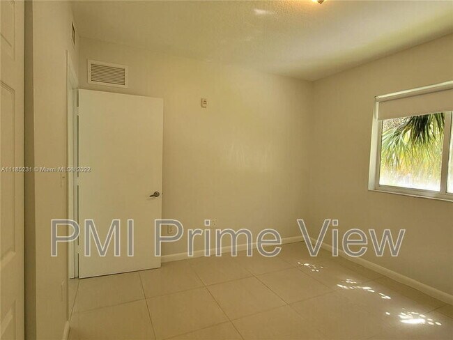 Building Photo - 11060 SW 196th St