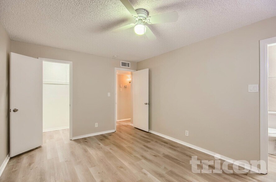 Building Photo - 452 S Johnson