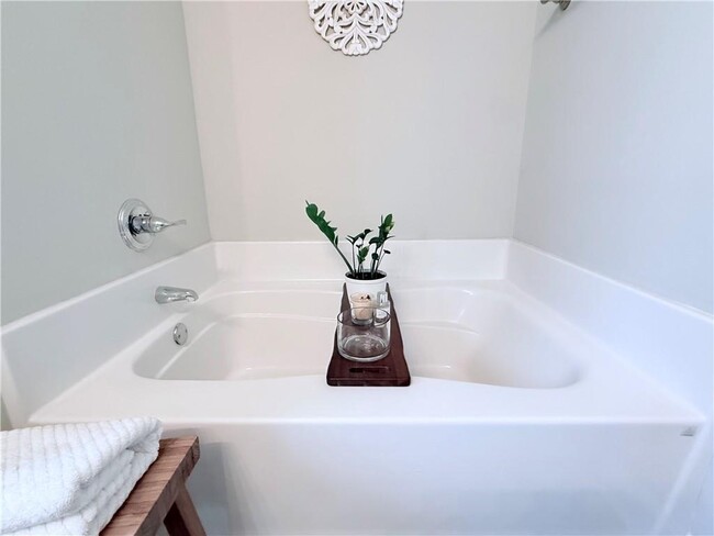 Building Photo - 138 Livingston Ct