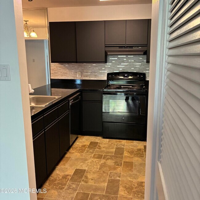 Building Photo - 310 Heather Croft