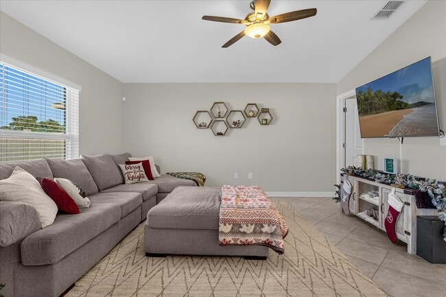 Building Photo - 148 Taft Dr