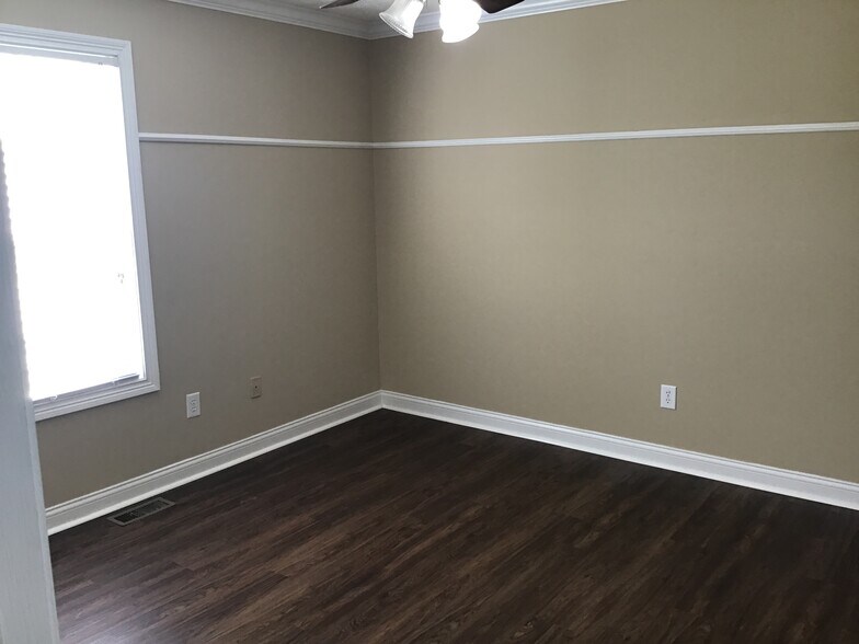 Building Photo - 6707 Wimbledon Dr