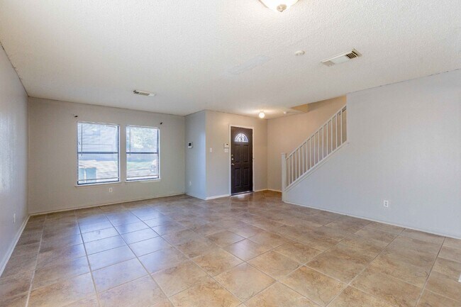 Building Photo - 8423 Parry Path