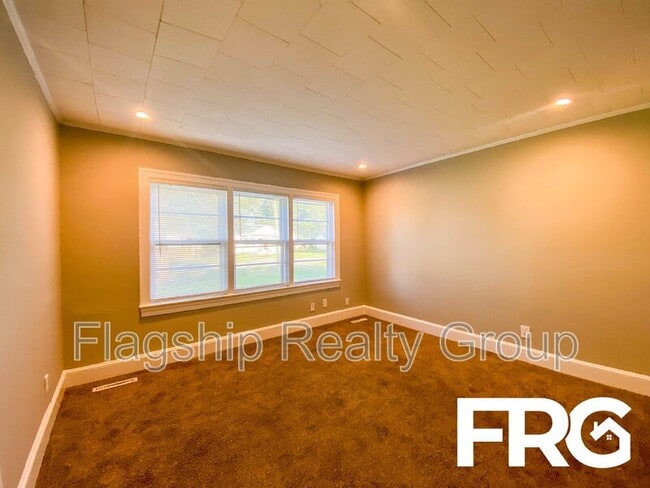 Building Photo - 168 Belfast Ave