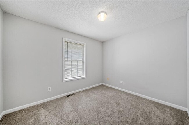 Building Photo - 86 Hanna Dr