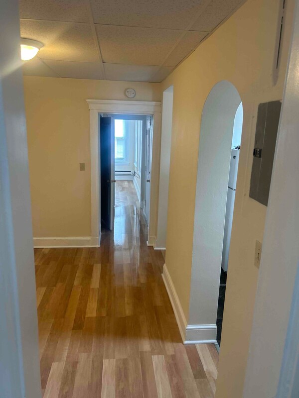 Building Photo - 1047 Penn St