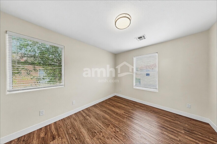 Building Photo - 9438 Havasu Canyon Ave
