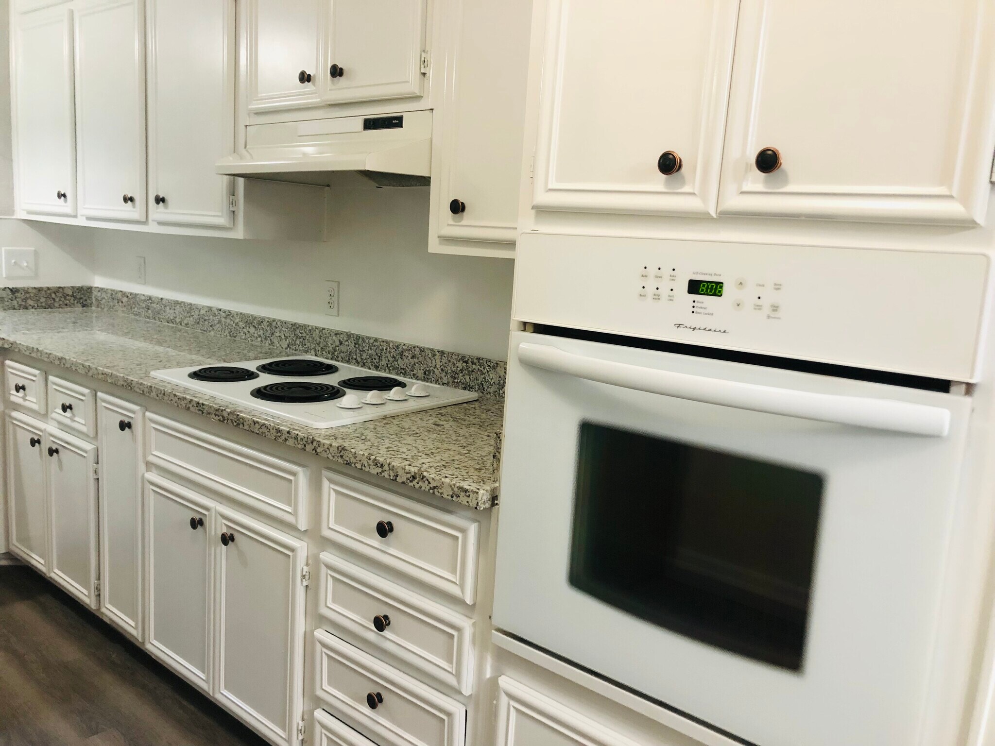 4414 62nd St. pic Granite in Kitchen. All new new appliances - 4414 62nd St