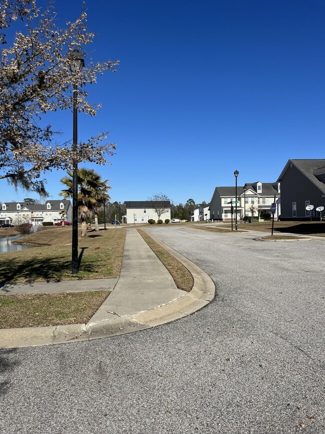 Building Photo - 819 Terrell Dr