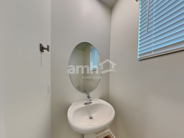 Building Photo - 4692 W Ore Strm Rd