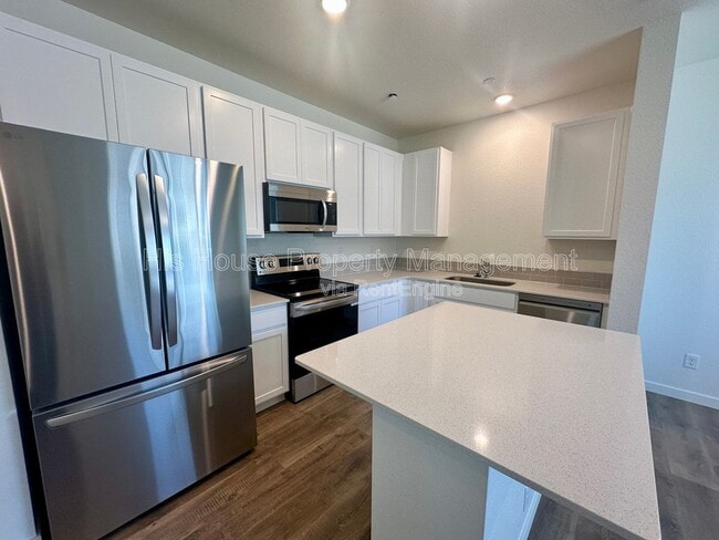 Building Photo - 3957 Pinnacles Ct