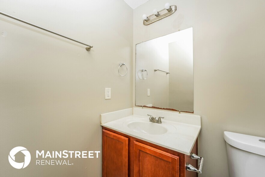 Building Photo - 6288 Lake Valley Point