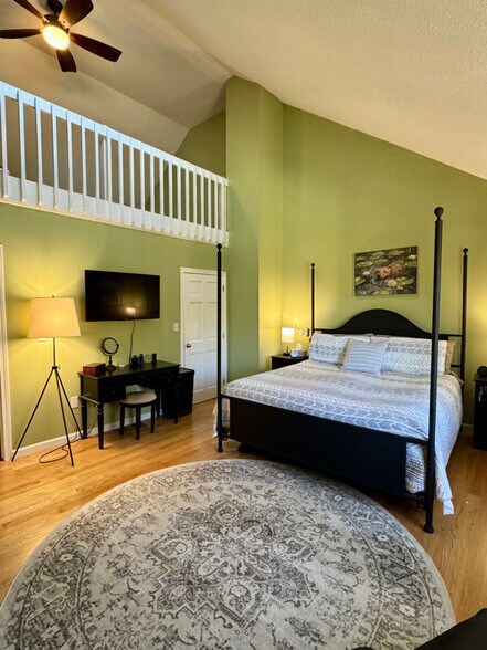 Building Photo - 275 Donohue Rd