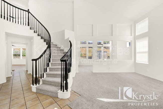 Building Photo - 35 Goldfinch Dr