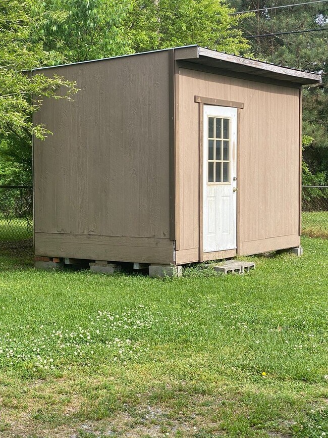 Building Photo - 2 Bedrooms, 1 Bathroom - Centre, AL Apartment