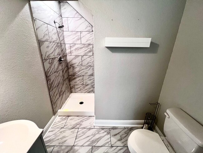 Building Photo - Gorgeous 4 bedroom 3 bath new construction...