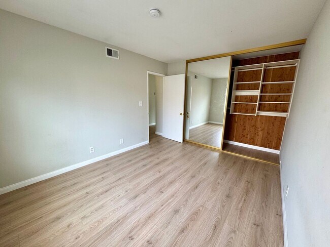Building Photo - 3462 Del Amo Blvd