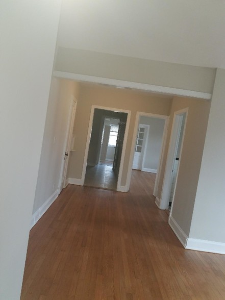 Dining area - 4011 Benton St NW