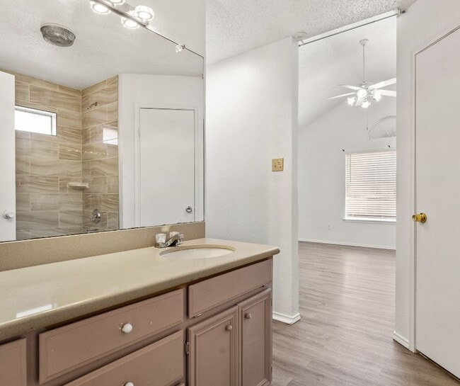 Building Photo - 1727 Ramada Dr