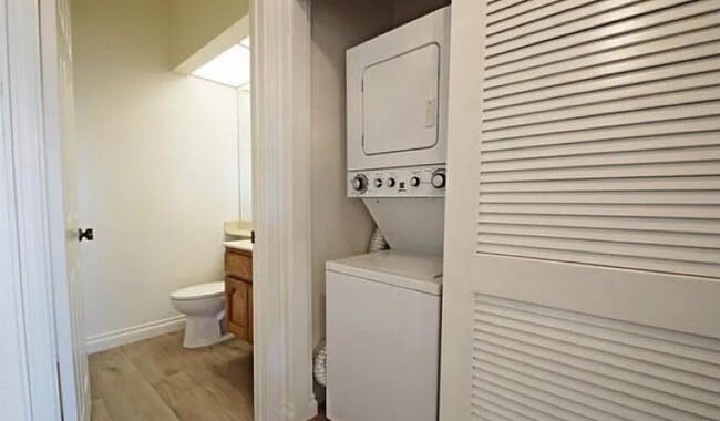 Building Photo - 5865 Friars Rd