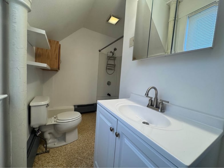 Building Photo - 73 High St