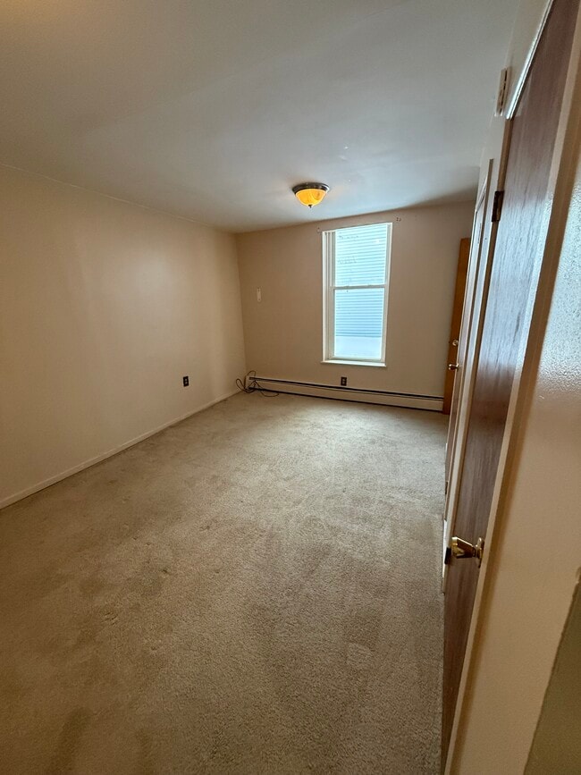 Building Photo - 1624 3rd Ave