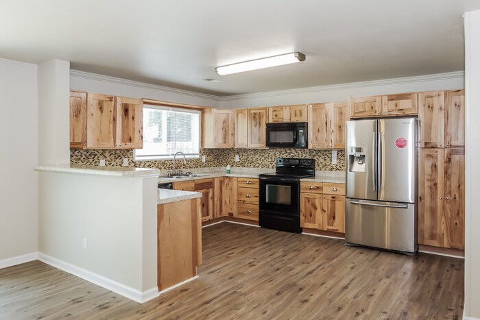 Building Photo - 251 Bermuda Lakes Dr