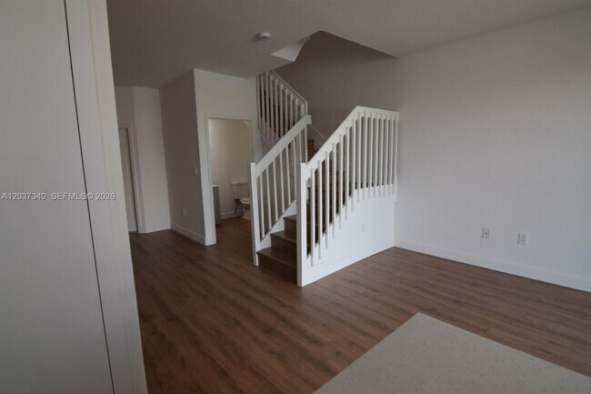 Building Photo - 7848 NW 114th Path