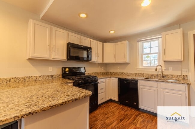 Building Photo - 5615 Queens Chapel Rd