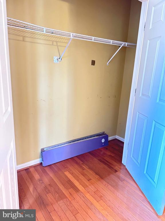 Building Photo - 20408 River Bank St